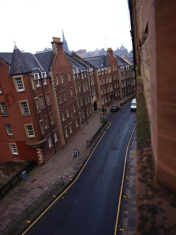 Edinburgh Old Town Apartment Room photo